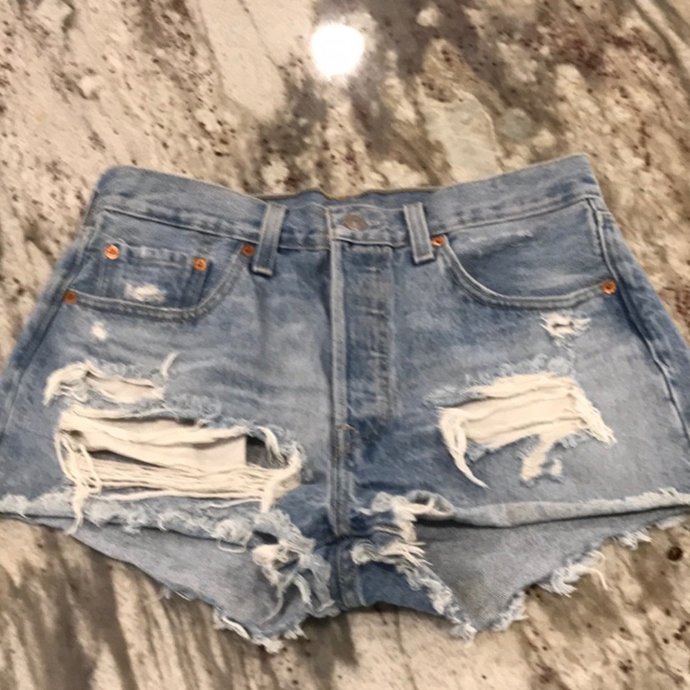 Levis cutoff shorts 28